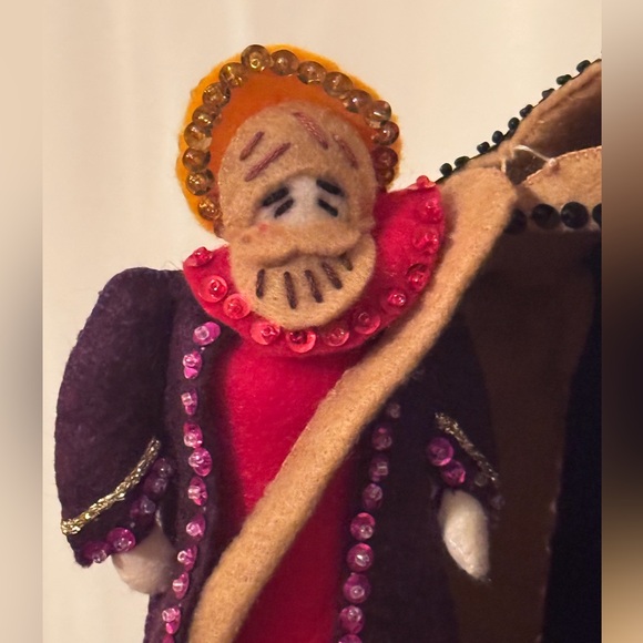 Bucilla Felt Nativity handmade - Picture 5 of 12